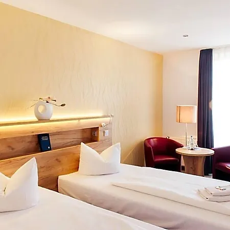 Hotel & Restaurant 
