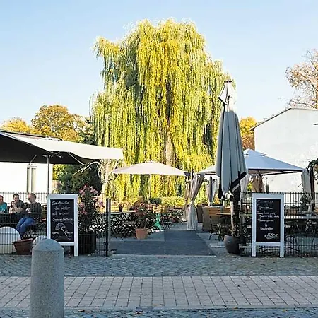 & Restaurant 