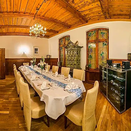 & Restaurant 