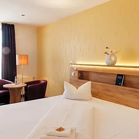 Hotel & Restaurant 