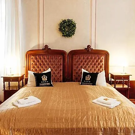 & Restaurant 