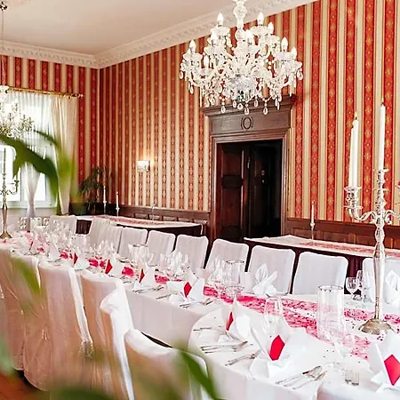 Hotel & Restaurant 