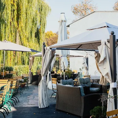 & Restaurant 