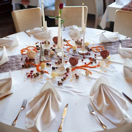 & Restaurant 