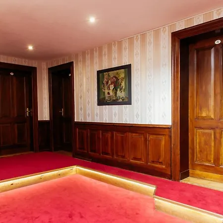 & Restaurant 