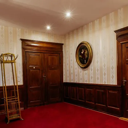 & Restaurant 