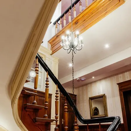 & Restaurant 